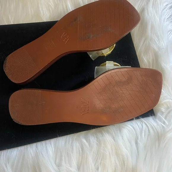 Zara Women's Sandals with Gold Chain Accent - Picture 5 of 6